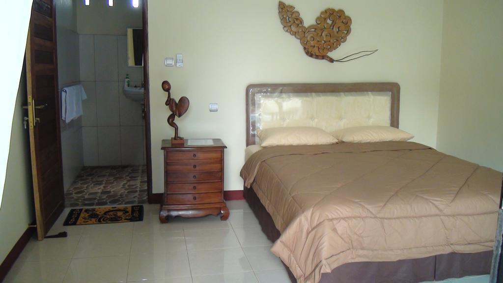 Villa Yukie Senggigi Montongbuwoh Стая снимка
