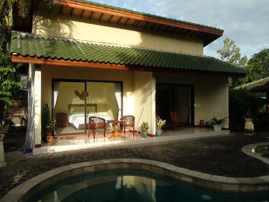 Villa Yukie Senggigi Montongbuwoh Стая снимка