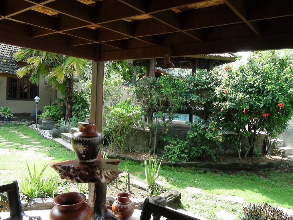 Villa Yukie Senggigi Montongbuwoh Стая снимка