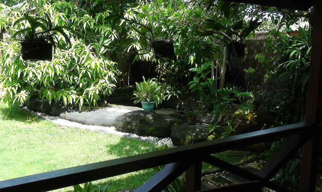 Villa Yukie Senggigi Montongbuwoh Екстериор снимка