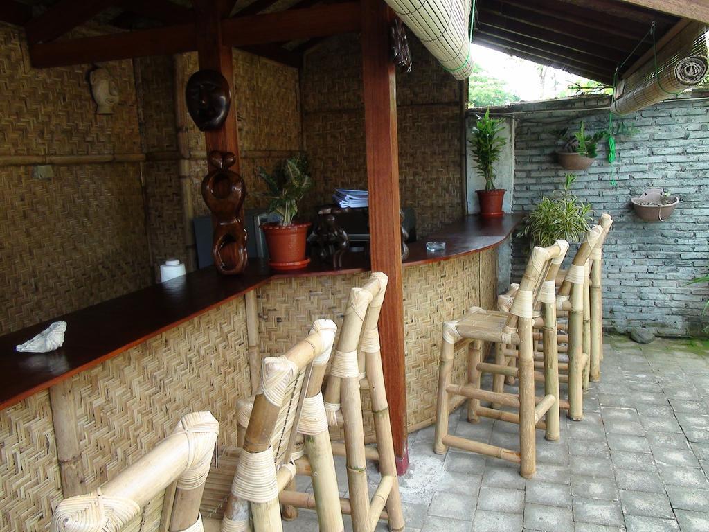 Villa Yukie Senggigi Montongbuwoh Екстериор снимка