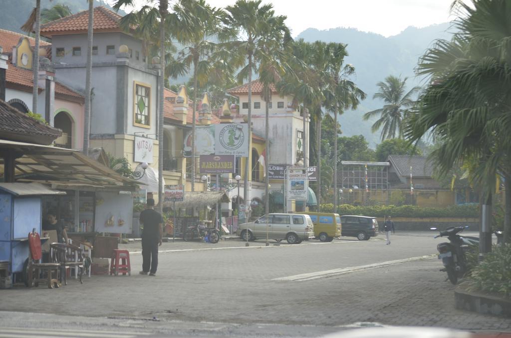 Villa Yukie Senggigi Montongbuwoh Екстериор снимка
