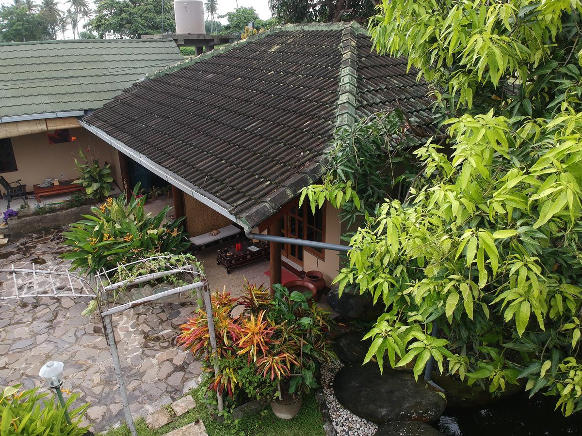 Villa Yukie Senggigi Montongbuwoh Екстериор снимка