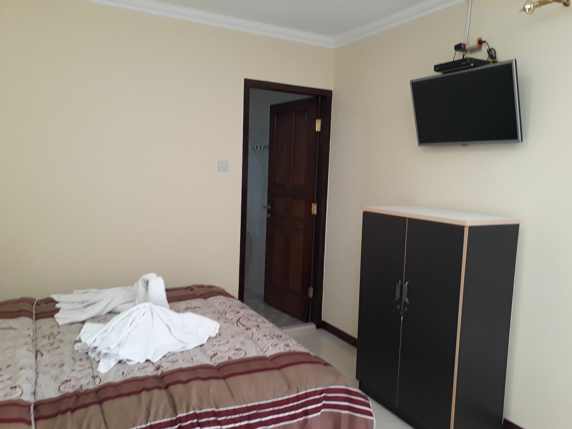 Villa Yukie Senggigi Montongbuwoh Екстериор снимка