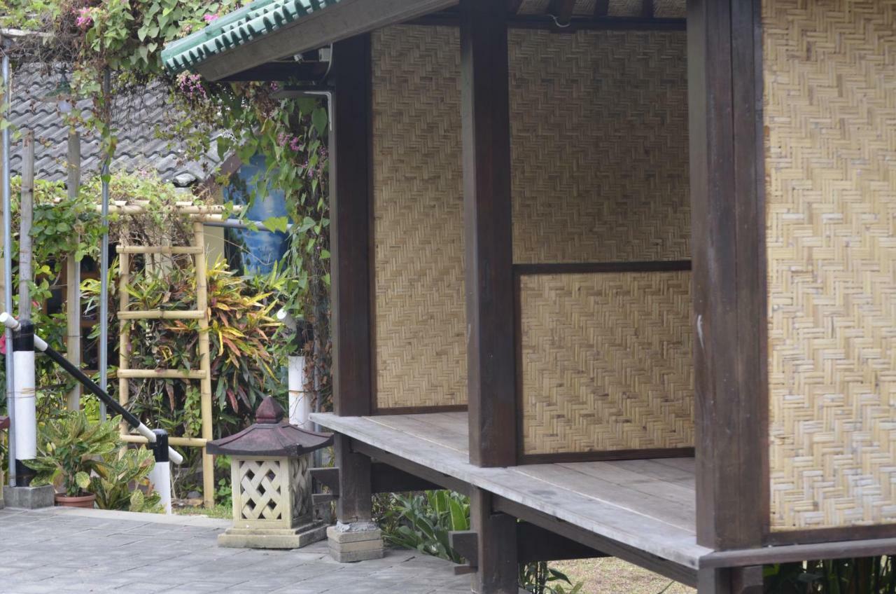 Villa Yukie Senggigi Montongbuwoh Екстериор снимка